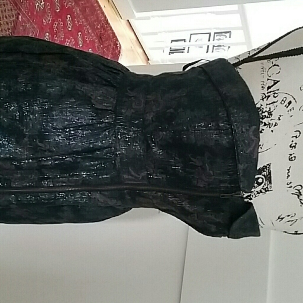 Dress - Picture 2 of 6